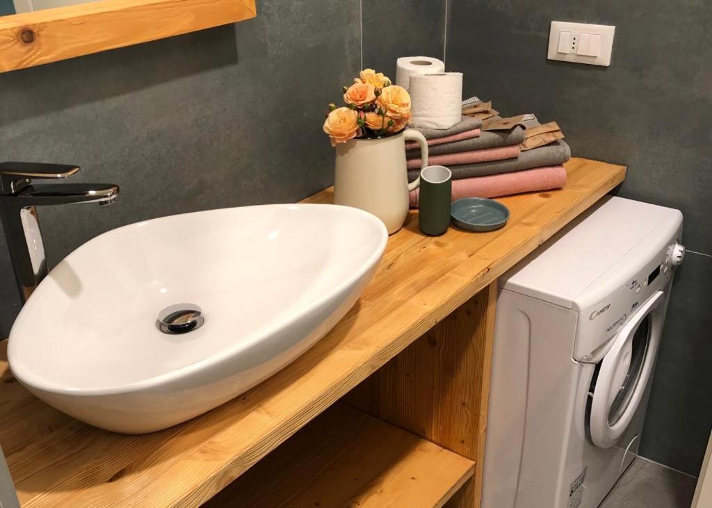 B&B Melloni Street 돌로 외부 사진